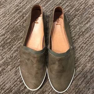 FRYE Melanie Slip On Sz 9 in Olive Green